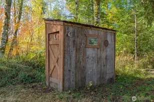 17328 Mulqueen Rd SE, Rainier, WA 98576 - Photo 10