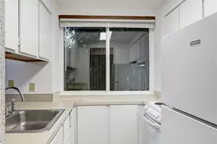 12607 NE 119th St, Kirkland, WA 98034 - Photo 8