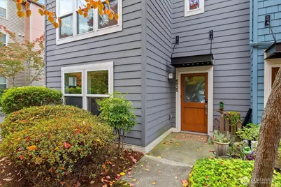 6015 Lanham Place SW, Seattle, WA 98126 - Photo 2