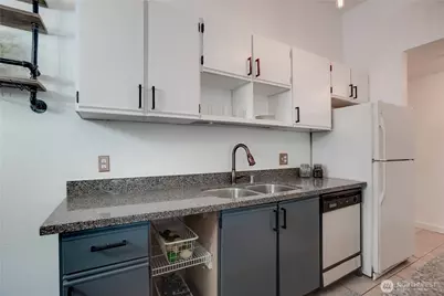 1100 Harrington Avenue NE #310, Renton, WA 98056 - Photo 6