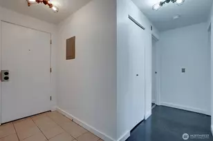 1100 Harrington Ave NE, Renton, WA 98056 - Photo 2