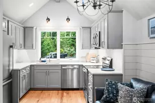 1090 Paha View Dr, Fox Island, WA 98333 - Photo 12