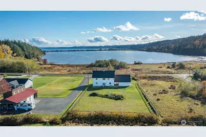 157 Russell Road, Camano Island, WA 98282 - Photo 2