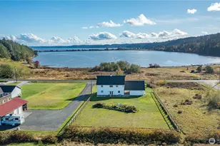 157 Russell Rd, Camano Island, WA 98282 - Photo 2