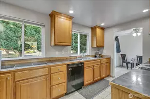 14251 SE 257th Pl, Kent, WA 98042 - Photo 10