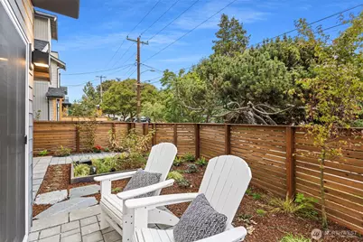 8001 25th Avenue NW, Seattle, WA 98117 - Photo 12