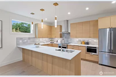 8001 25th Avenue NW, Seattle, WA 98117 - Photo 14