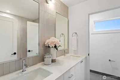 8001 25th Avenue NW, Seattle, WA 98117 - Photo 26