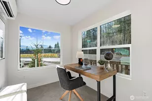 706 Newport Way NW, Issaquah, WA 98027 - Photo 4