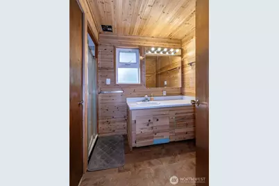 26 E Port Gardner Dr, Everett, WA 98206 - Photo 14