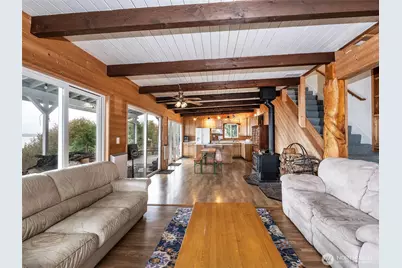 26 E Port Gardner Dr, Everett, WA 98206 - Photo 10