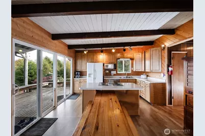 26 E Port Gardner Dr, Everett, WA 98206 - Photo 6