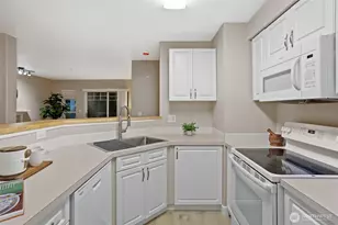 18501 SE Newport Way, Issaquah, WA 98027 - Photo 10