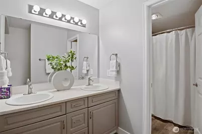 18501 SE Newport Way #G132, Issaquah, WA 98027 - Photo 16