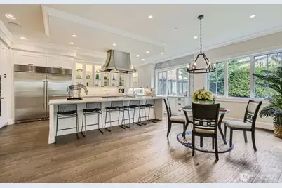 2121 109th Avenue SE, Bellevue, WA 98004 - Photo 10