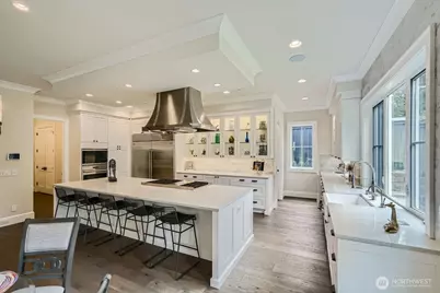 2121 109th Avenue SE, Bellevue, WA 98004 - Photo 8