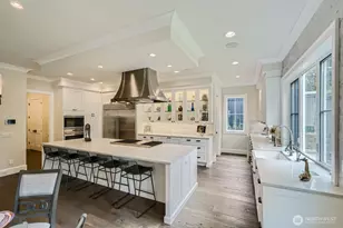 2121 109th Ave SE, Bellevue, WA 98004 - Photo 8