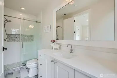 2121 109th Avenue SE, Bellevue, WA 98004 - Photo 24