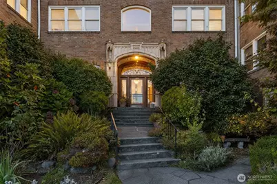 220 W Olympic Place #104, Seattle, WA 98119 - Photo 32