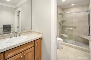 1728 Bellevue Way NE, Bellevue, WA 98004 - Photo 26