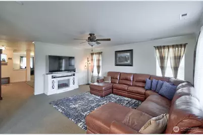 3172 Sheaser Way, DuPont, WA 98327 - Photo 4