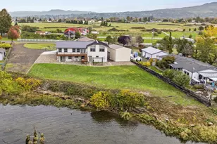 277 W Sunny Sands Rd, Cathlamet, WA 98612 - Photo 1
