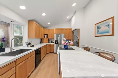 13405 SE 56th Pl, Bellevue, WA 98006 - Photo 12