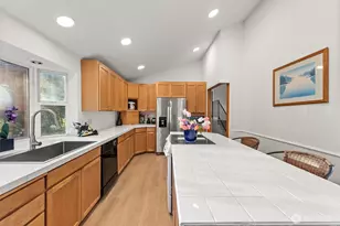 13405 SE 56th Pl, Bellevue, WA 98006 - Photo 12