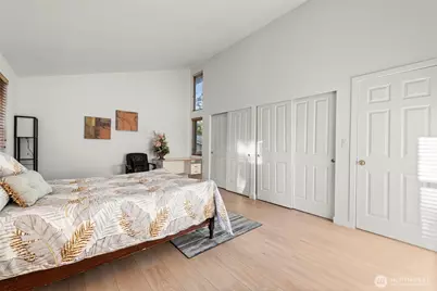 13405 SE 56th Pl, Bellevue, WA 98006 - Photo 18