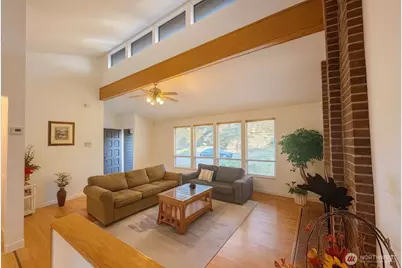 13405 SE 56th Pl, Bellevue, WA 98006 - Photo 8