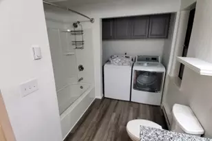 105 E 96th St, Tacoma, WA 98445 - Photo 34