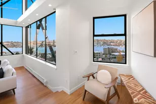 656 Howe St, Seattle, WA 98109 - Photo 4