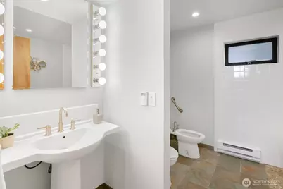 656 Howe Street, Seattle, WA 98109 - Photo 20