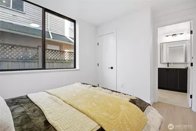 218 21st Avenue E, Seattle, WA 98112 - Photo 8