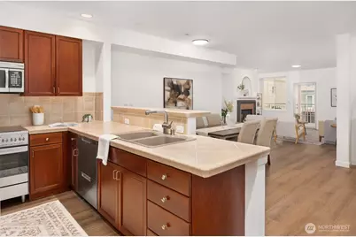 11004 NE 11th Street #407, Bellevue, WA 98004 - Photo 2