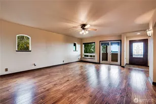 212 Grandview Ave, Camano Island, WA 98282 - Photo 4