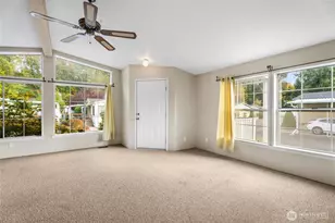 318 Peacock Ln, Kelso, WA 98626 - Photo 6