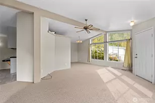 318 Peacock Ln, Kelso, WA 98626 - Photo 8
