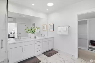 4527 W Raye St, Seattle, WA 98199 - Photo 32