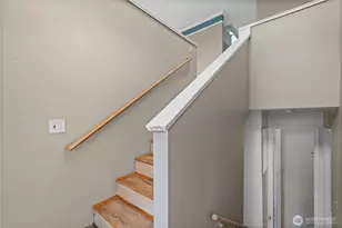 5039 31st Ave S, Seattle, WA 98108 - Photo 2