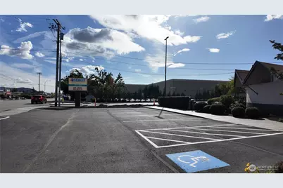 1881 S Burlington Boulevard, Burlington, WA 98233 - Photo 2