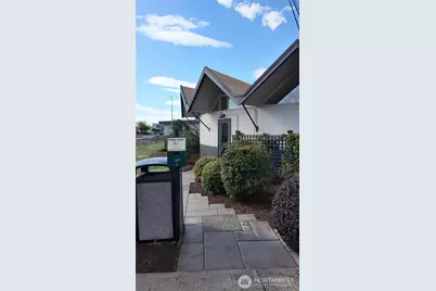 1881 S Burlington Boulevard, Burlington, WA 98233 - Photo 4
