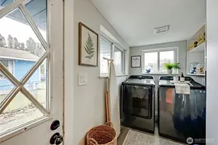 1513 NE Echo Dr, Bremerton, WA 98311 - Photo 10