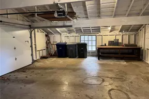 8505 NE 27th Pl, Clyde Hill, WA 98004 - Photo 32