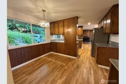 8505 NE 27th Place, Clyde Hill, WA 98004 - Photo 10