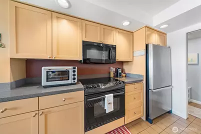 28313 Redondo Way S #102, Des Moines, WA 98198 - Photo 16