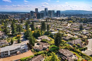 9501 NE 13th St, Clyde Hill, WA 98004 - Photo 38