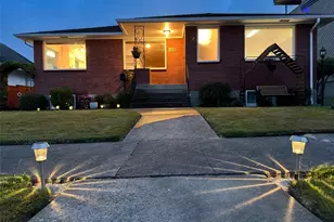 126 W 6th St, Port Angeles, WA 98362 - Photo 1