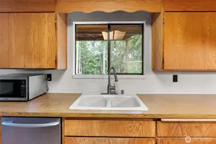 6550 NW Mathwig Ln, Silverdale, WA 98383 - Photo 8