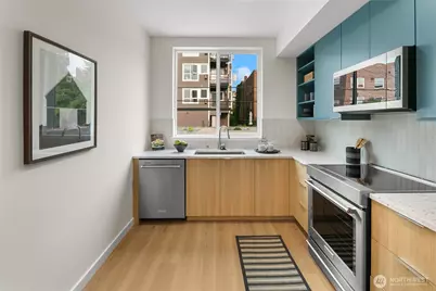 318 E Bellevue Avenue E, Seattle, WA 98102 - Photo 8